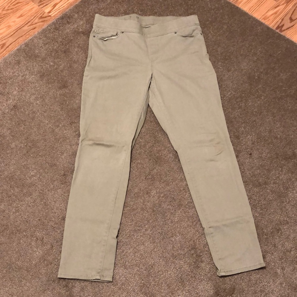 Levi’s perfectly pull-on slimming jeggings
